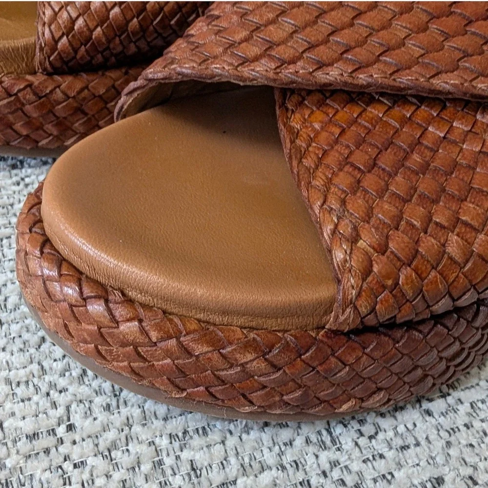 Seychelles woven leather
